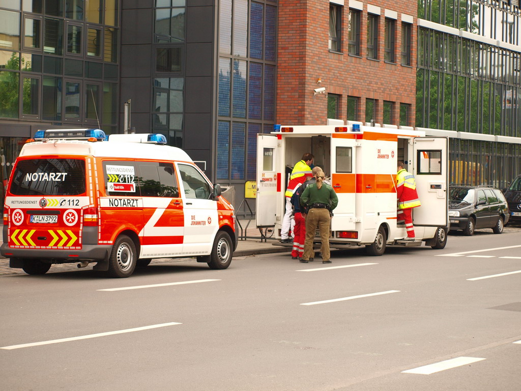 Evtl Selbstmord Auslaenderamt Koeln Kalk Dillenburgerstr P12.JPG